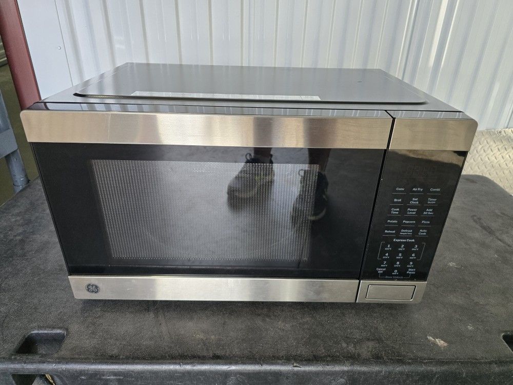 GE Microwave Oven And Air Fryer