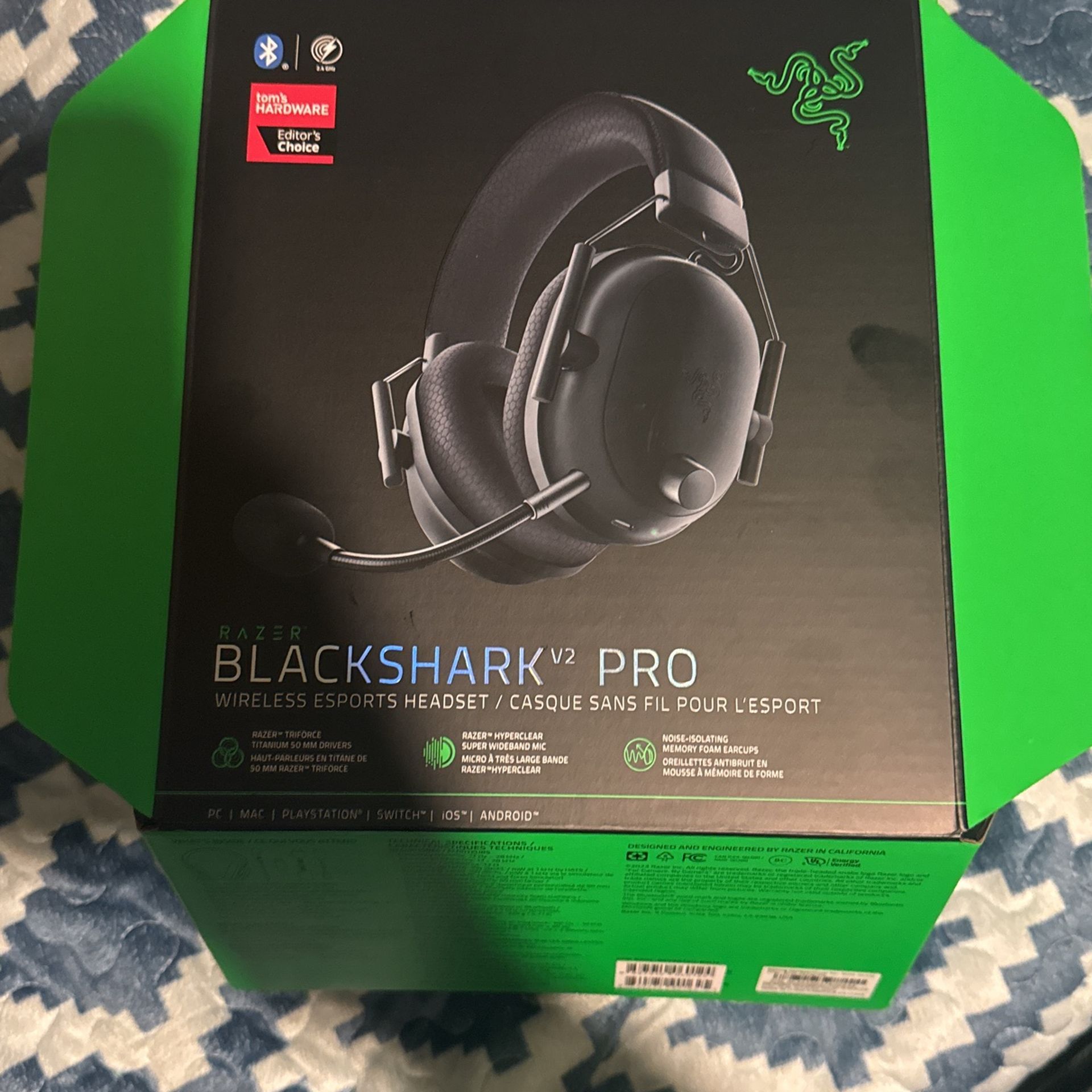 Razer BlackShark V2 Pro Wireless Gaming Headset 2023 Edition: Detachable Mic