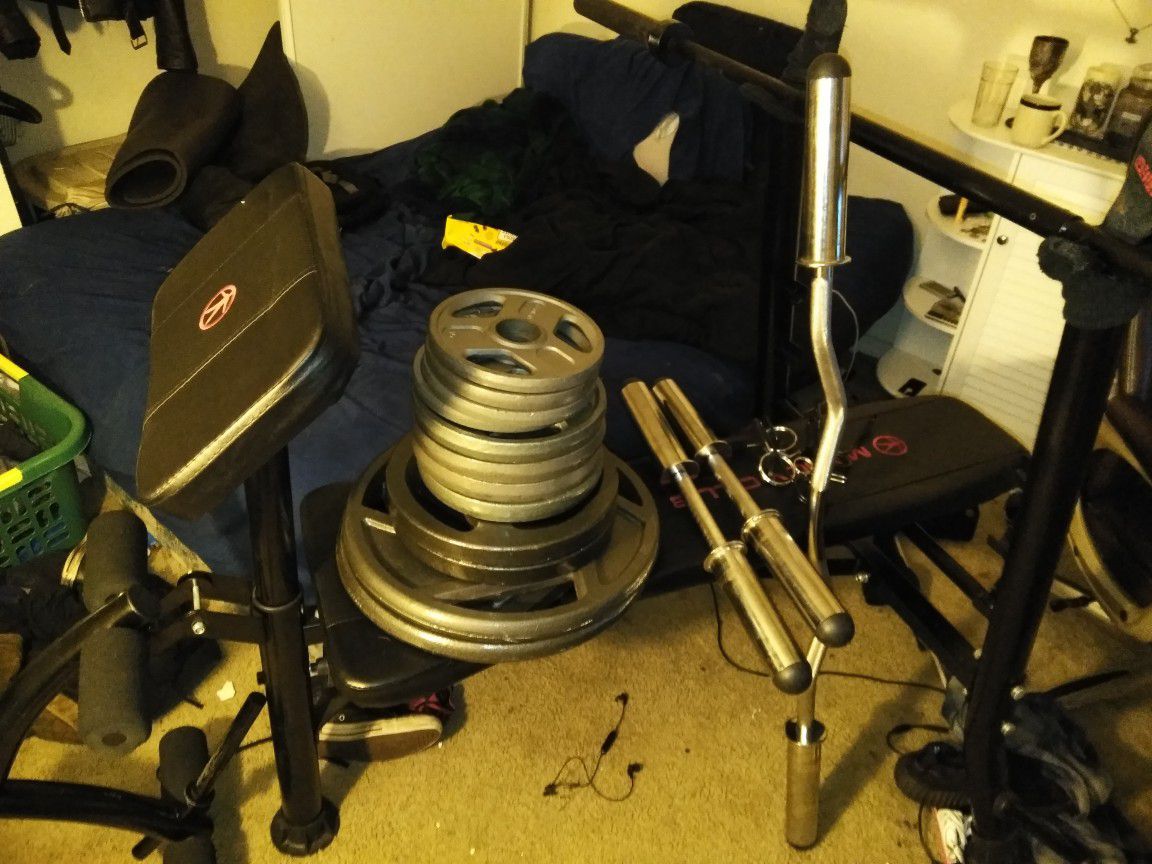 Weight Bench with Bar and Plates