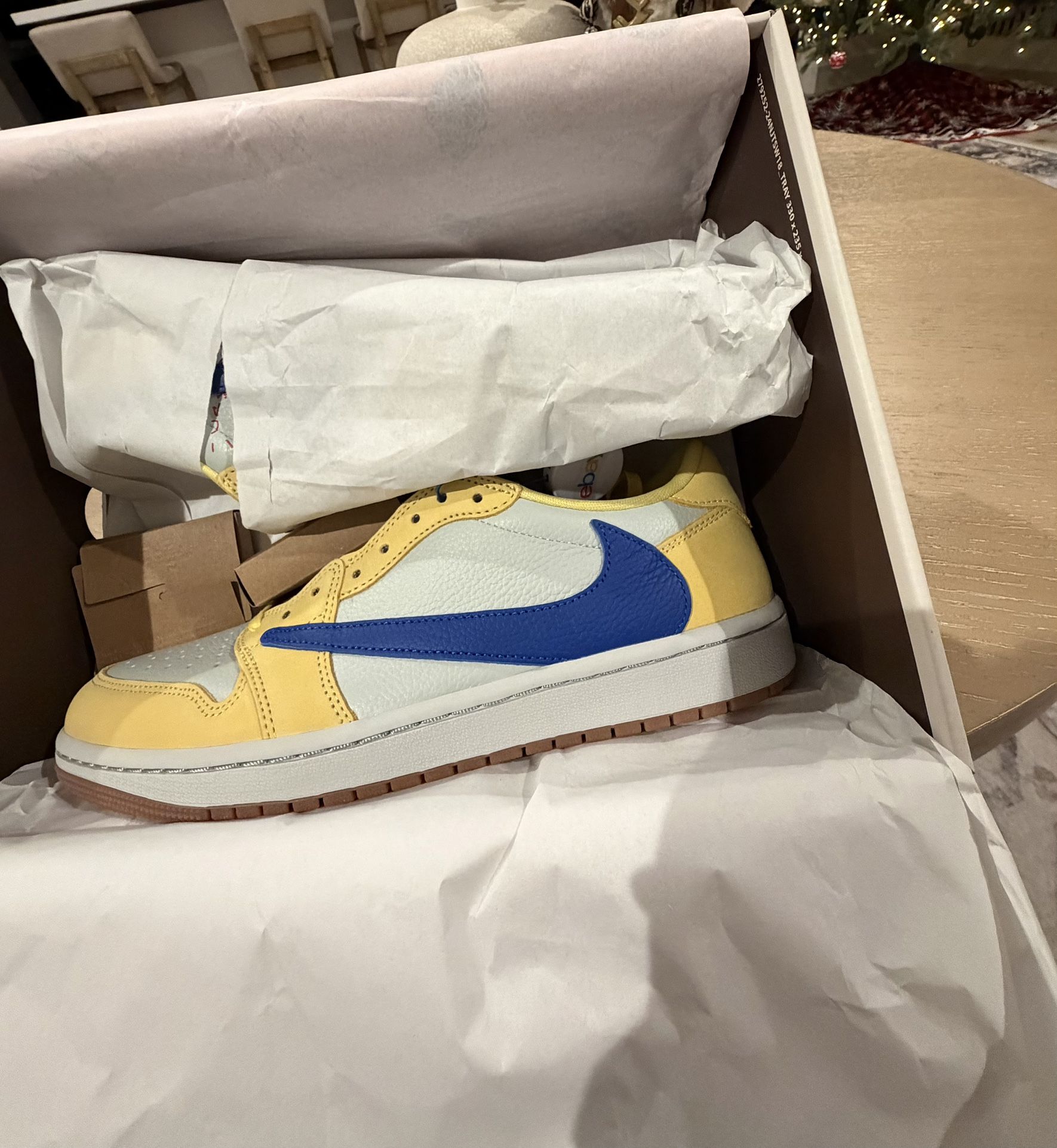 Travis Scott Low Jordan 1 Canary Yellow