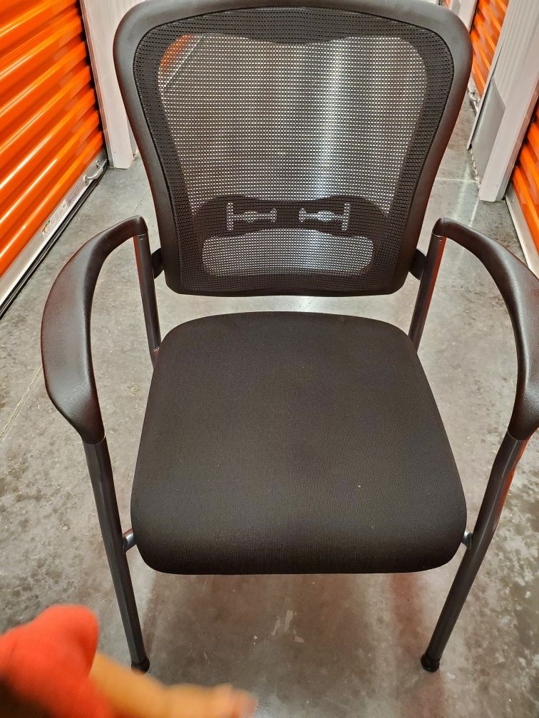 Office Chair Don't Know the brand Like New