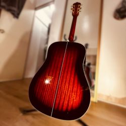 Washburn Acoustic Guitar – Sunburst Finish