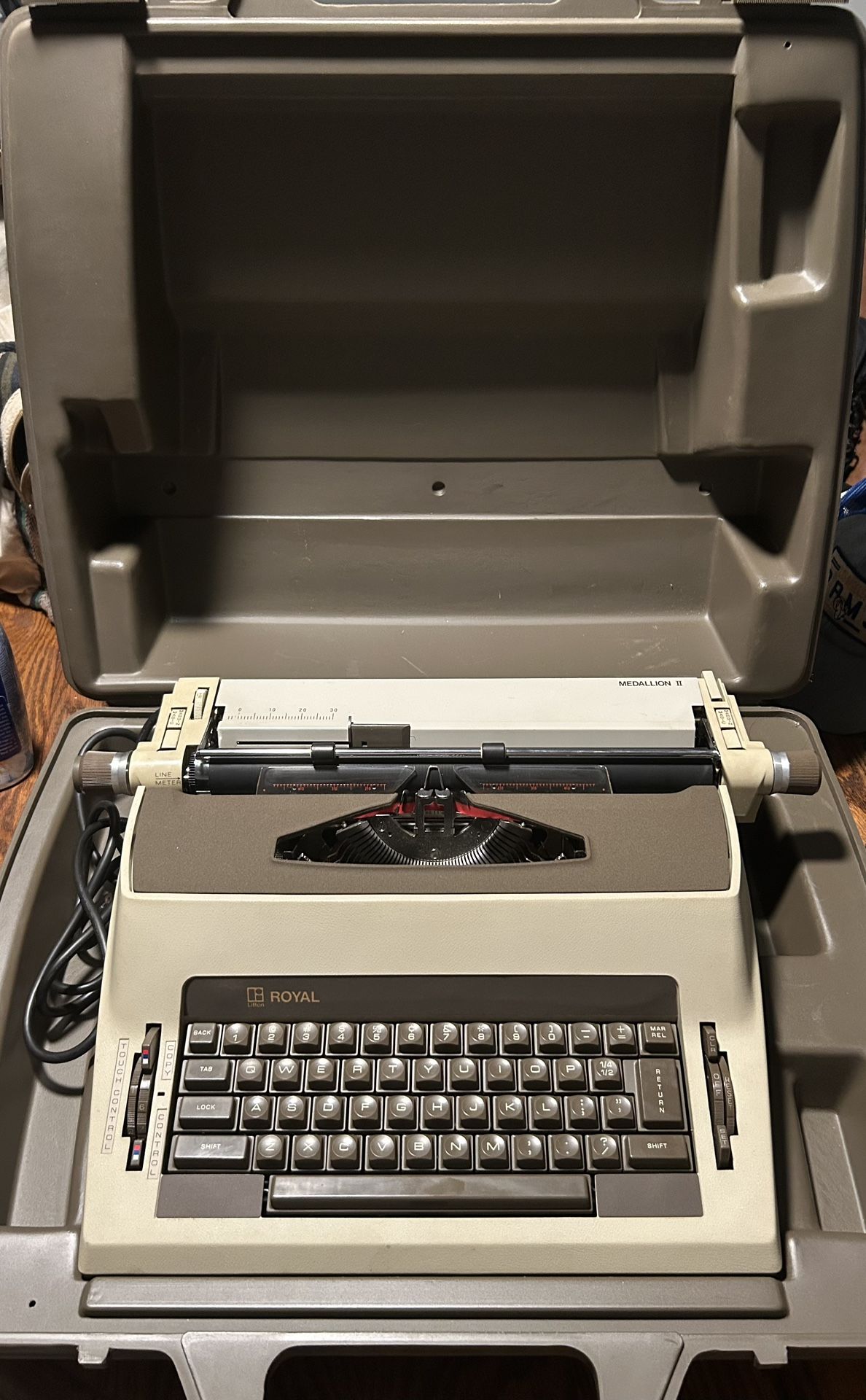 Royal Medallion II Electric Typewriter
