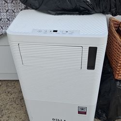 Della Portable AC
