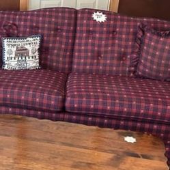 Tufted Couch Best Offer New Condition 