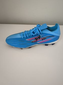 Lionel Messi - Paris Saint-Germain Signed Cleats
