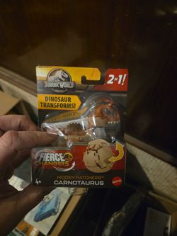Jurassic World Fierce Changers Hidden Hatchers Carnotaurus