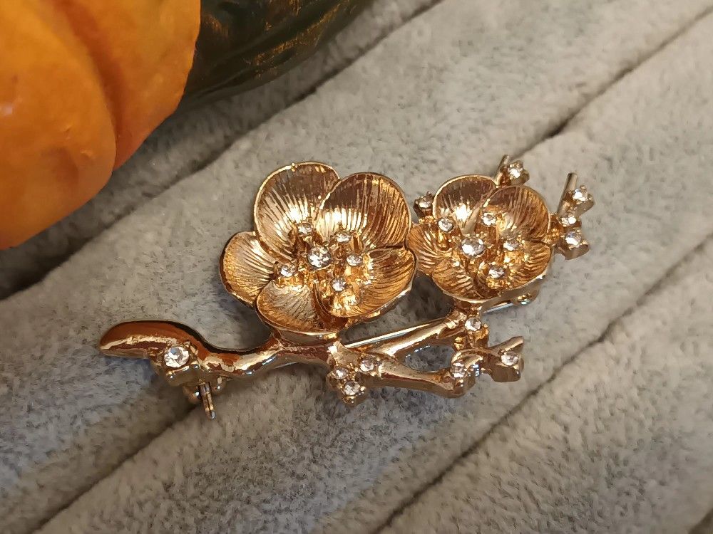 Classic Golden Cherry Blossom Flower Unique Exquisite Enamel Brooch Pin Jewelry