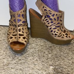 Steve Madden Platforms Size 8