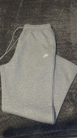 Baggy Nike sweats