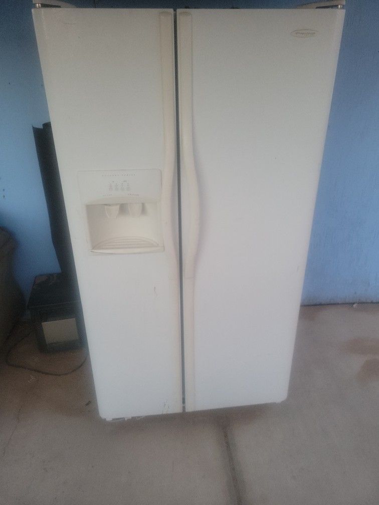 Frigidare Refrigerator