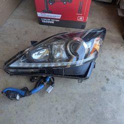 Lexus Is250 Is350 Front Left side headlight damaged 