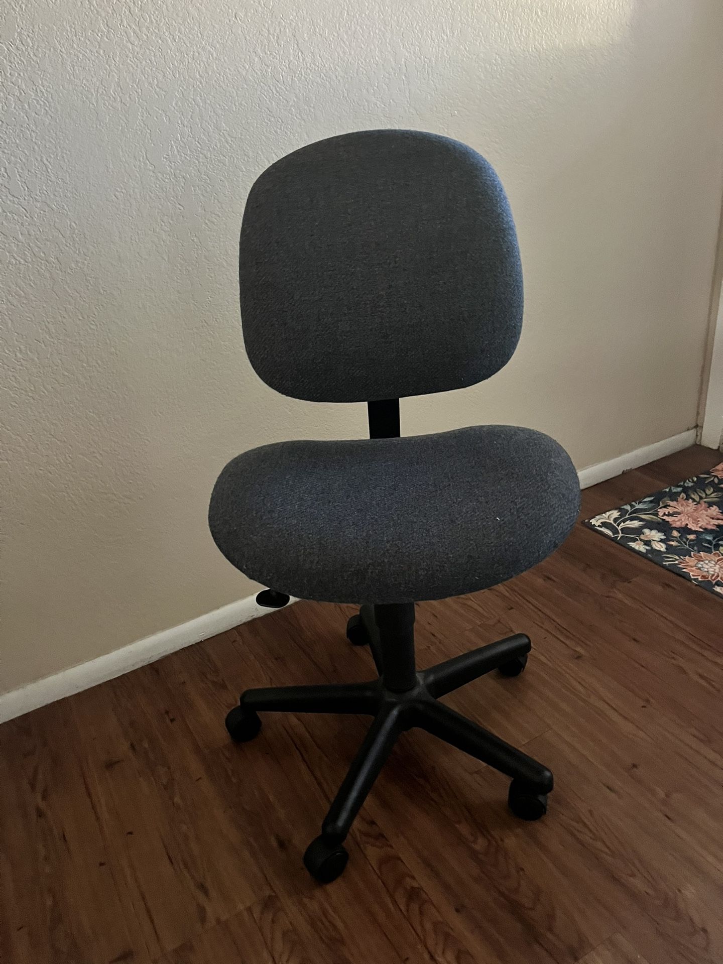 Adjustable Rolling Office Chair
