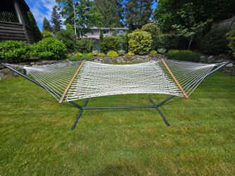Hammock with heavy duty stand