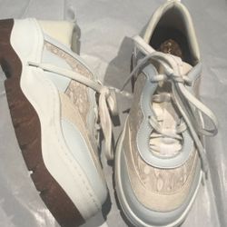 Sydney Brown Rice Wave Sneakers in White  