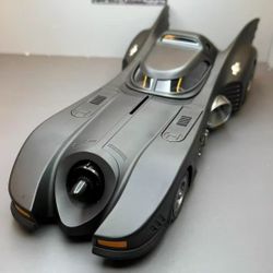1:18 QiYi Genuine License 1989 Batman II Batmobile Alloy Model Acoustic Glide High-grade Matte Black Collection
 