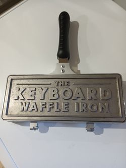 The KEYBOARD WAFFLE IRON. USED ONES ONLY
Pick up in Sun valley 