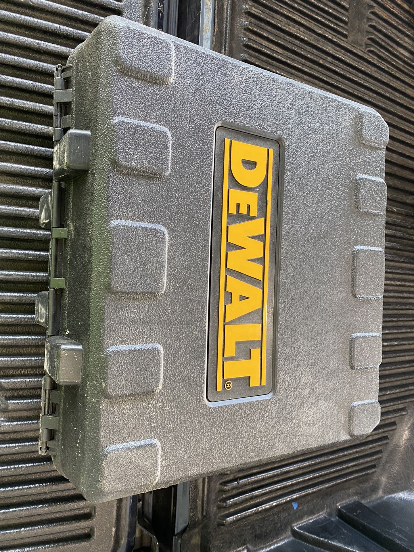 DEWALT DW073 18V Cordless Level Laser