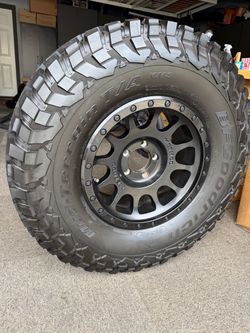 35 x 12.5 BF Goodrich Mud Terrain load range E