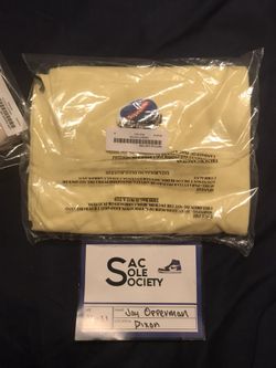 Supreme bottle cap tee