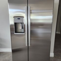 GE Side By Side Refrigerator Stainless Steel