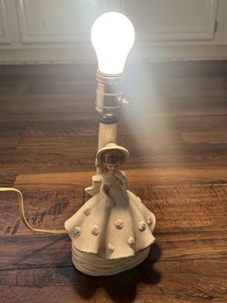 Vintage Rare Southern Belle Woman Boudoir Table Ceramic Lamp Japan 1970