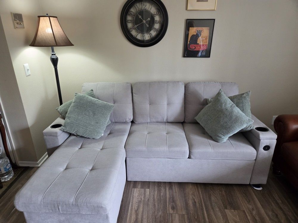 Couch WIth TRUNDLE BED