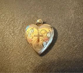 Gold locket