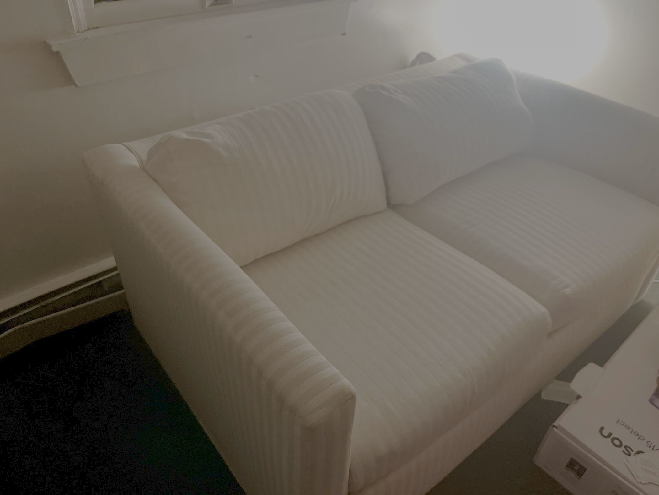🤍 Cream Striped Loveseat – Freshly Deep Cleaned – $155