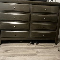 Dresser with attachable mirror