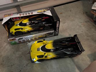 Two New Bright Forza Motorsport RC Cadillac V-Series.R