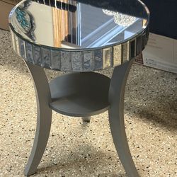 Pretty Silver Mirrored Side Table 21x16