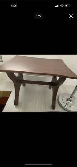 Mesita de madera