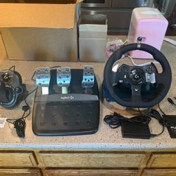 Logitech G920 Driving Force Wheel+ Pedals + Gear Shift NEW