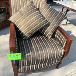 Super Comfortable Easy. Excellent Condition.