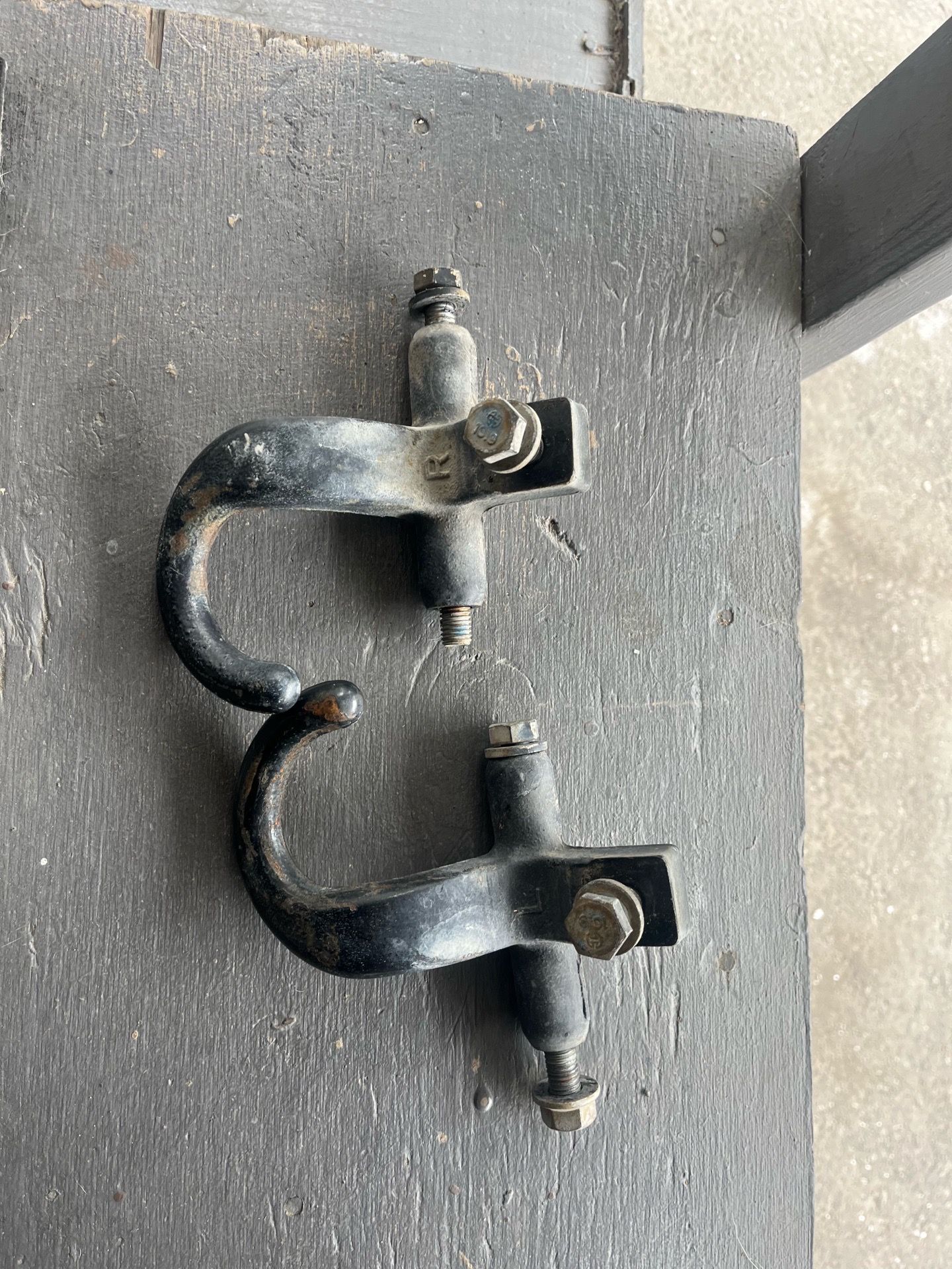 GM 99/06 hooks