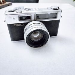 Vintage Japanese Camera 
