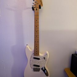 Fender Mustang Guitar + Amp + Gig Bag
