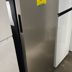 Frigidaire Garage Ready Upright Freezer