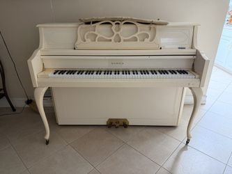 Samick Console Piano – French Provincial Style – Excellent Working Condition.