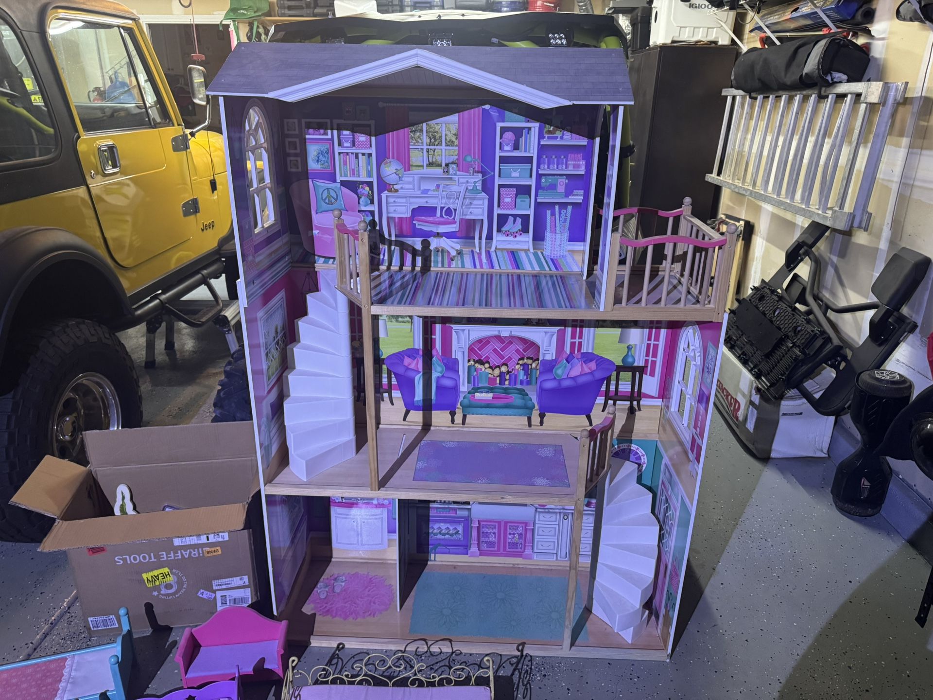 Large Doll House 