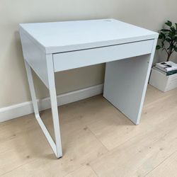 IKEA Minimalist Single Drawer White Computer Work Study Desk! Good condition, some cosmetic wear on top. 29x20x29.5in