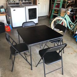 Table With 4 Chairs 