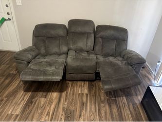 Free reclining couches