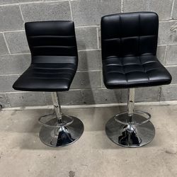 Black Adjustable Bar Stools (Set of 2) – Modern / Swivel / Like New 70$ Cash