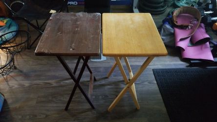 Folding table