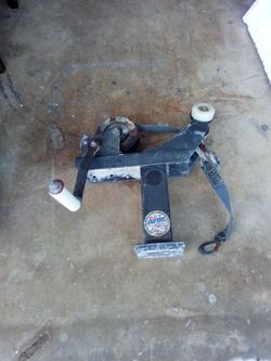 Good working boat ratchet crank with support strap