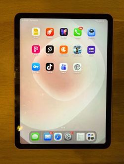 Like-New iPad Air (4th generation), 256GB, Pink with charger, cable and box