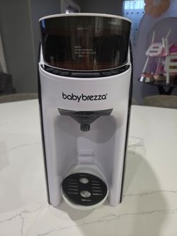 Baby Breeza formula dispenser