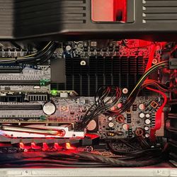 Hp Gaming-GraphicD Pc 2cpu’s!! Running Windows 11